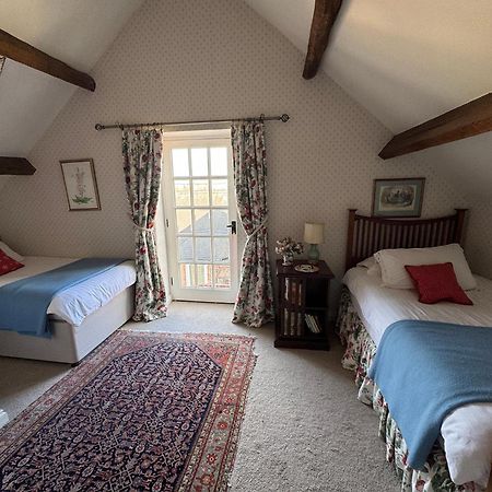 Cottage Barn Conversion On Working Farm Worcester Exterior foto